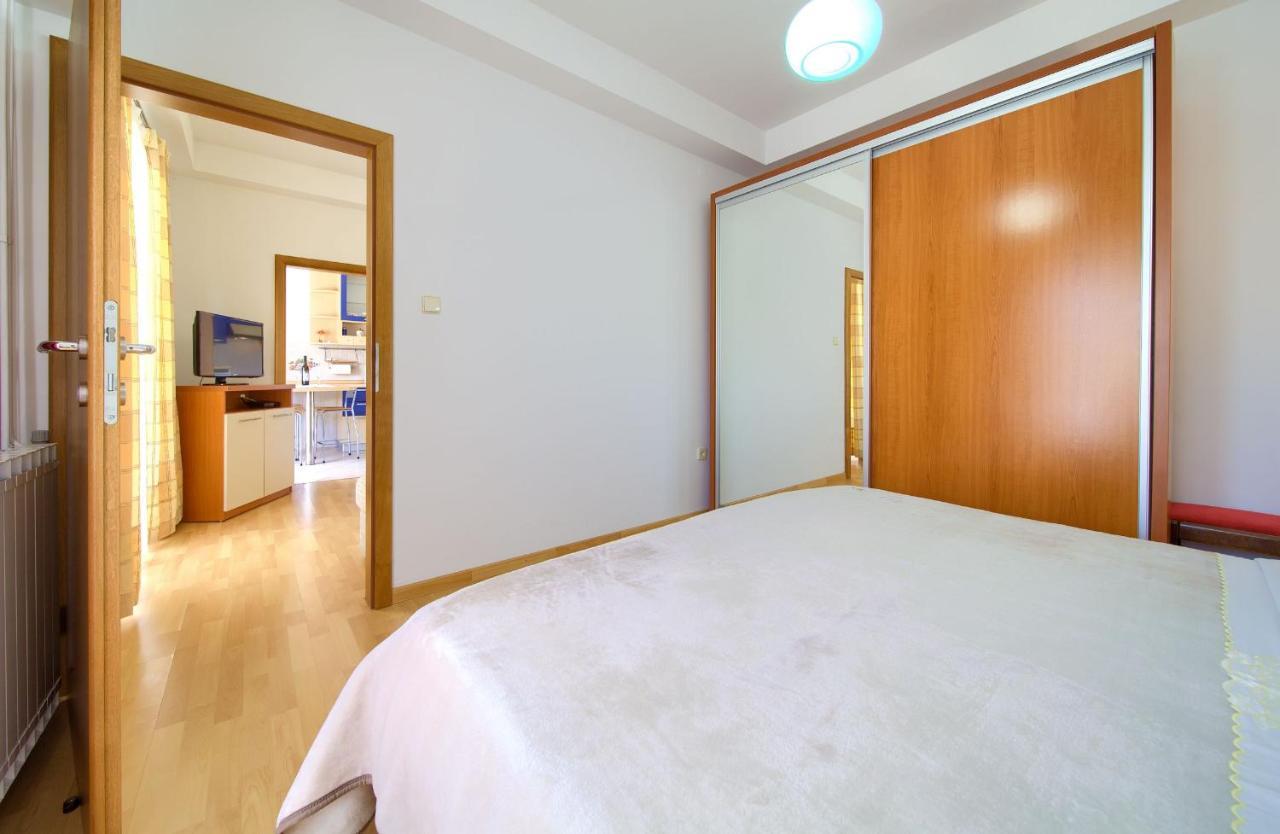 Apartments Jele Malinska Zewnętrze zdjęcie