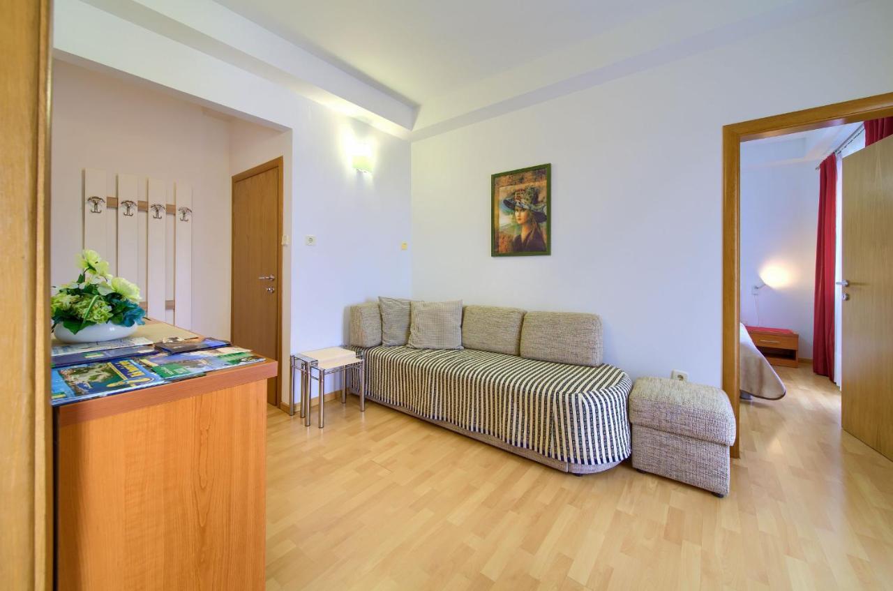 Apartments Jele Malinska Zewnętrze zdjęcie