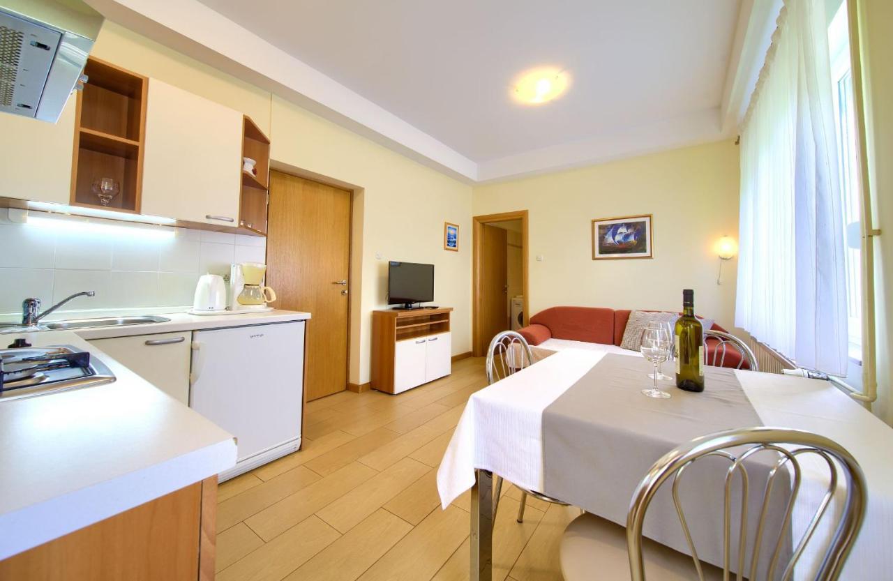 Apartments Jele Malinska Zewnętrze zdjęcie