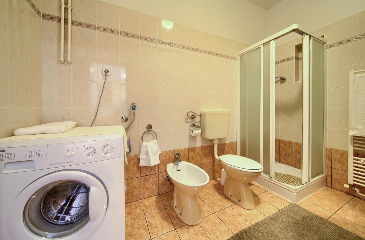 Apartments Jele Malinska Zewnętrze zdjęcie